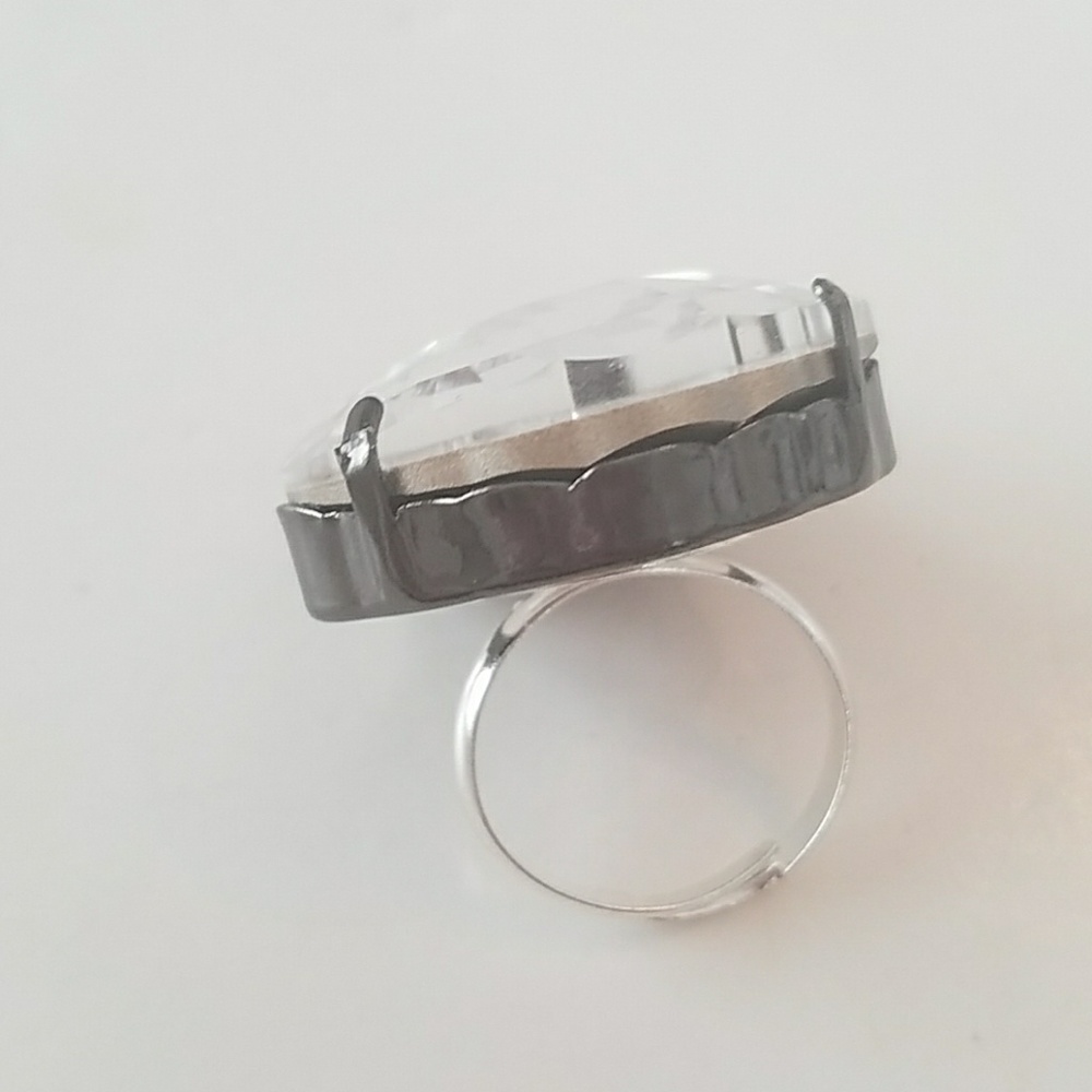 GASOLINE GLAMOUR CRYSTAL SEASHELL RING - Picture 4 of 4